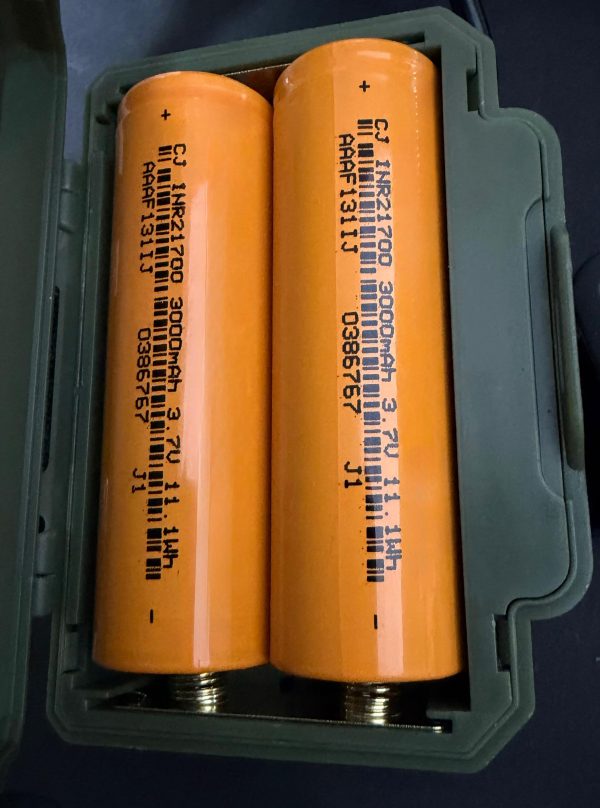 MAD CARP SUPER LATARKA LED SUPER UV SUPER CZOŁÓWKA 3000mAh 99Złotych